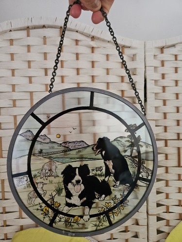 Border collie round hand - round,